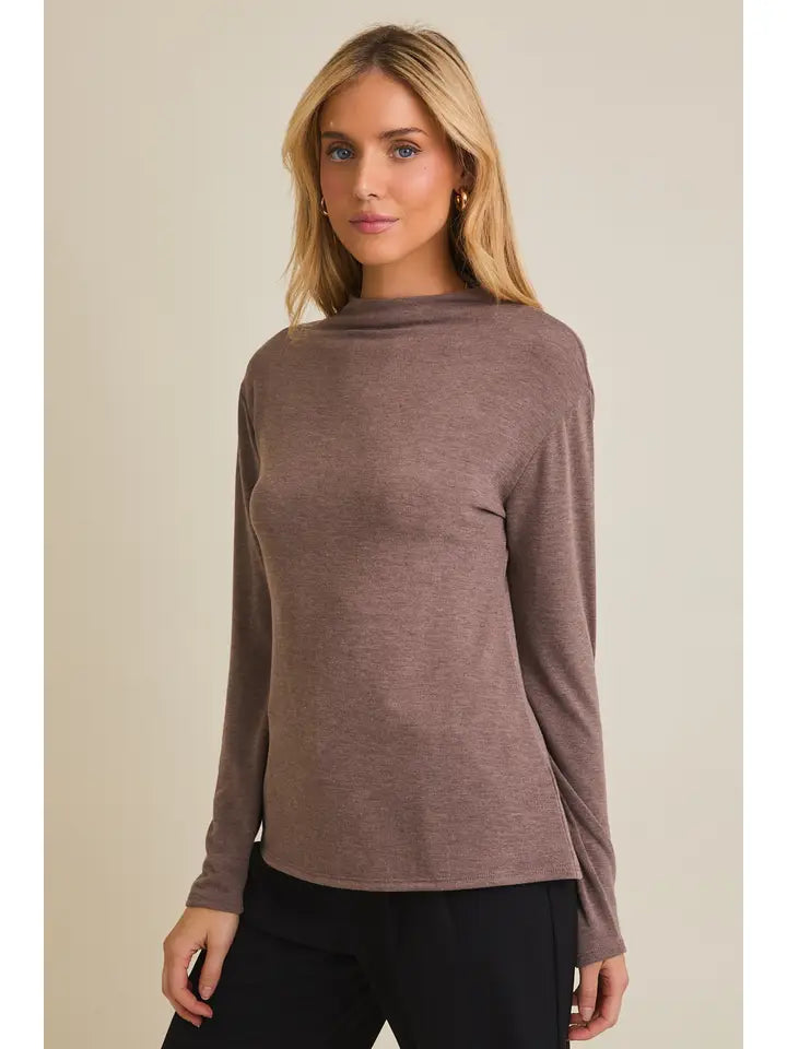 Sabina Mockneck Top